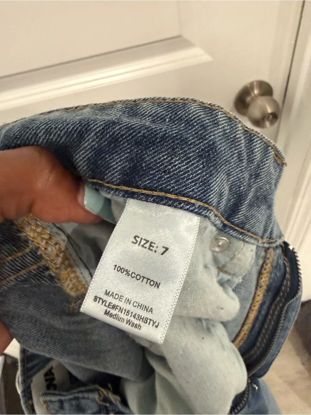Classic High-Rise Straight Leg Women’s Jeans - Blue - Picture 4 of 4